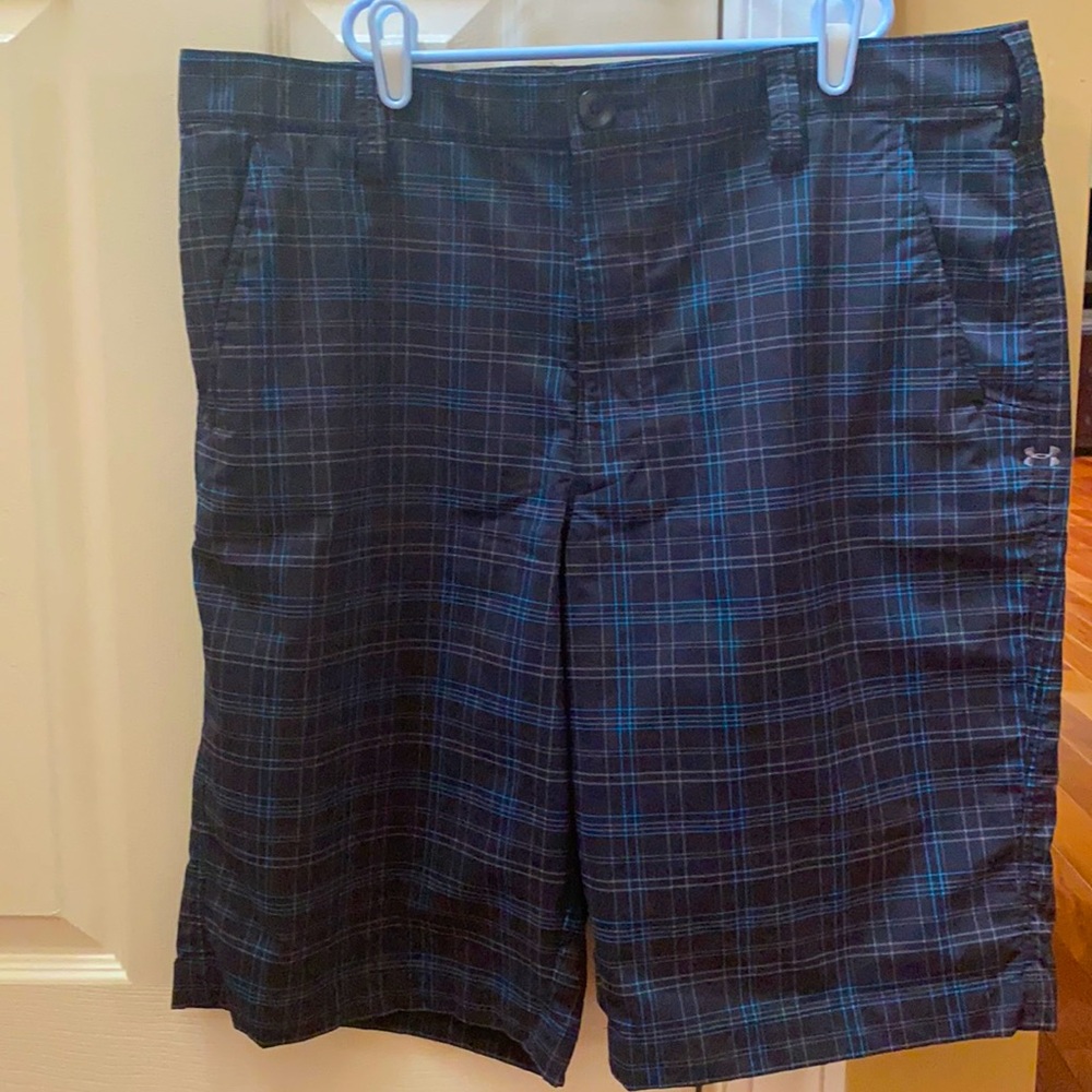 Men’s under Armour shorts. Size 36. Golf style